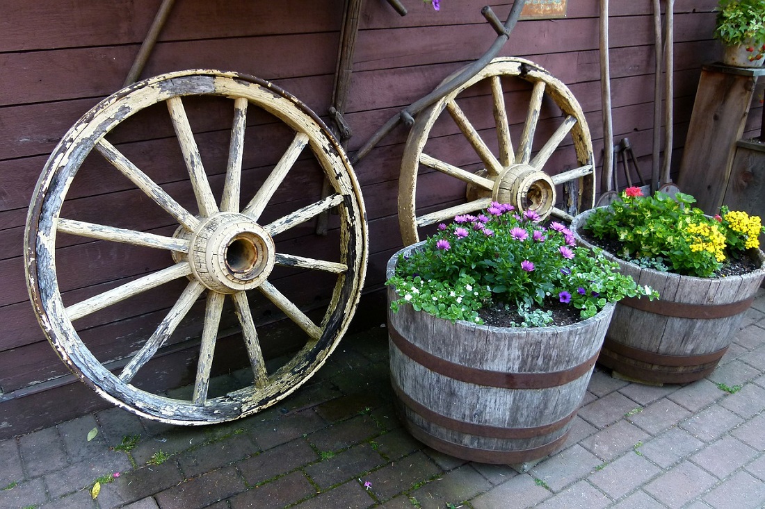 salvaged wheels used as decoration