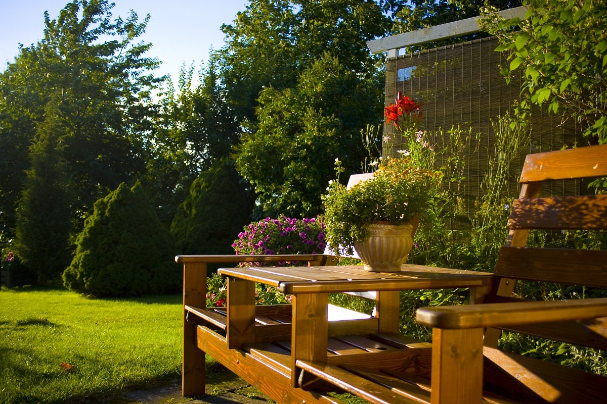 How To Create an Environmentally Friendly Oasis in Your Backyard | Earth911
