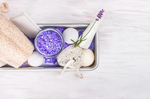 Natural bath bombs make for a great eco-friendly Mother's Day gift