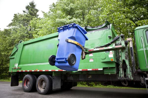 Mixed waste collection truck