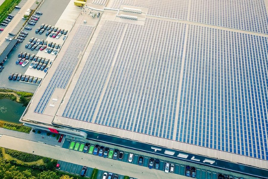 Solar panels on roof of Tesla Tilburg assembly plant