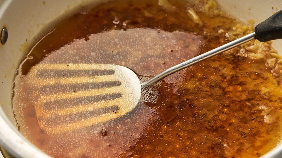 Pan filled with used cooking oil